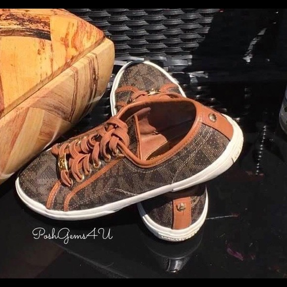 PRELOVED ✨ Michael Kors Monogram Sneakers - Picture 2 of 3